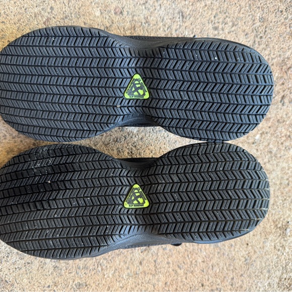 Size seven new balance 626 v2 - Picture 6 of 6